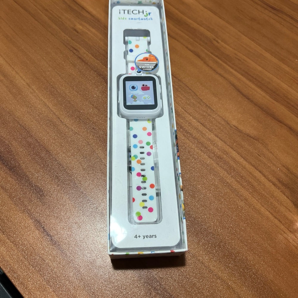 iTech jr Kids Smartwatch Polka Dot Rainbow  Clock Games Fun NEW In Box
